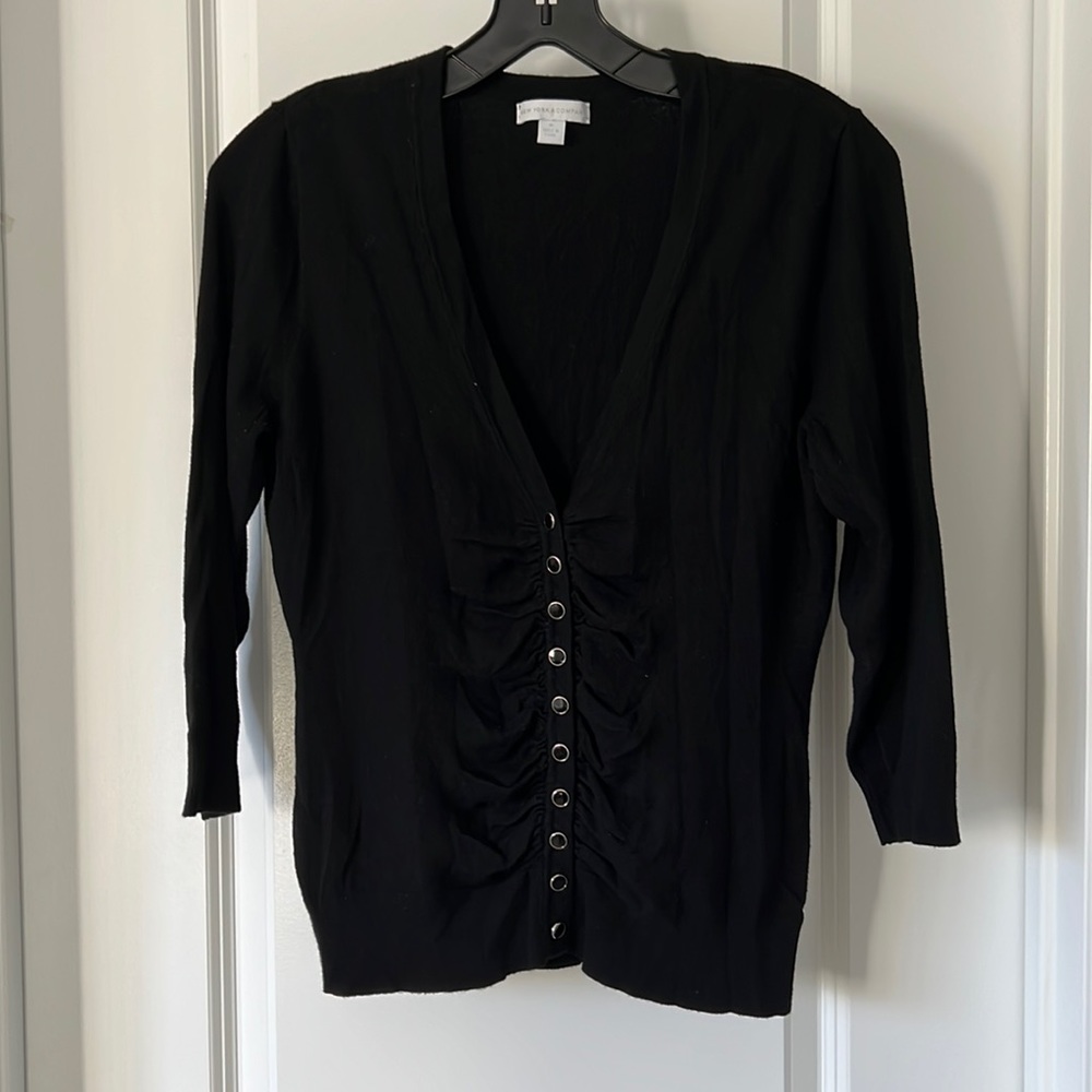 New York And Company Medium Black Rauch Front Lightweight Sweater